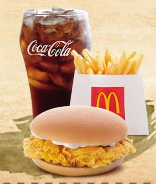 Crispy Chicken Sandwich w/ Small Fries & Drink