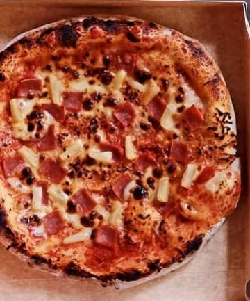 Ham and Pineapple - Neapolitan-Style Pizza