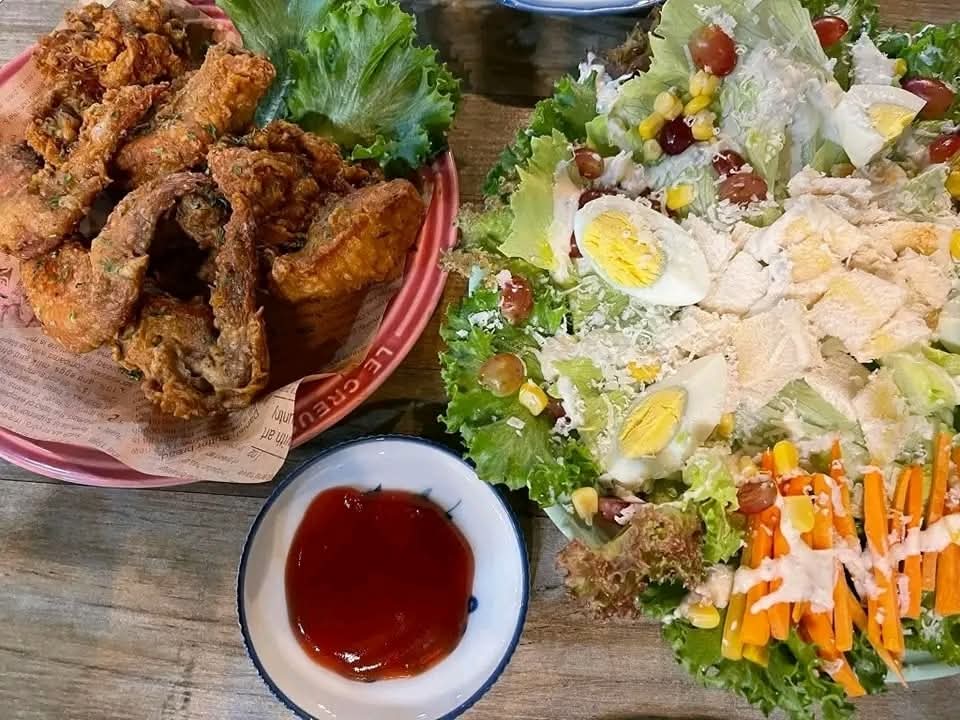 Uptown Garage Restocafe